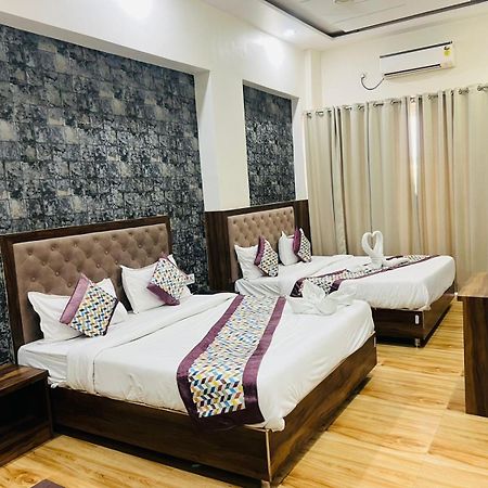 Hotel S V Grand Varanasi Ngoại thất bức ảnh