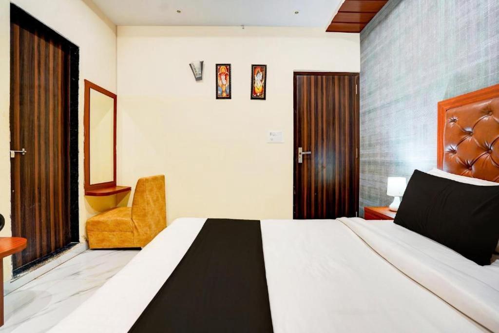 Hotel S V Grand Varanasi Ngoại thất bức ảnh