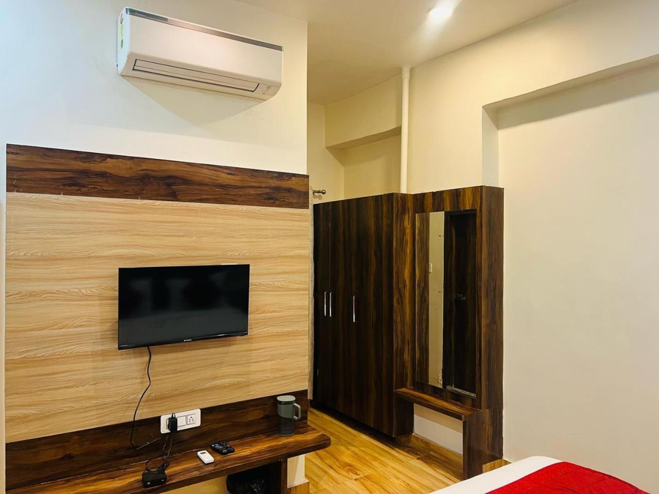 Hotel S V Grand Varanasi Ngoại thất bức ảnh