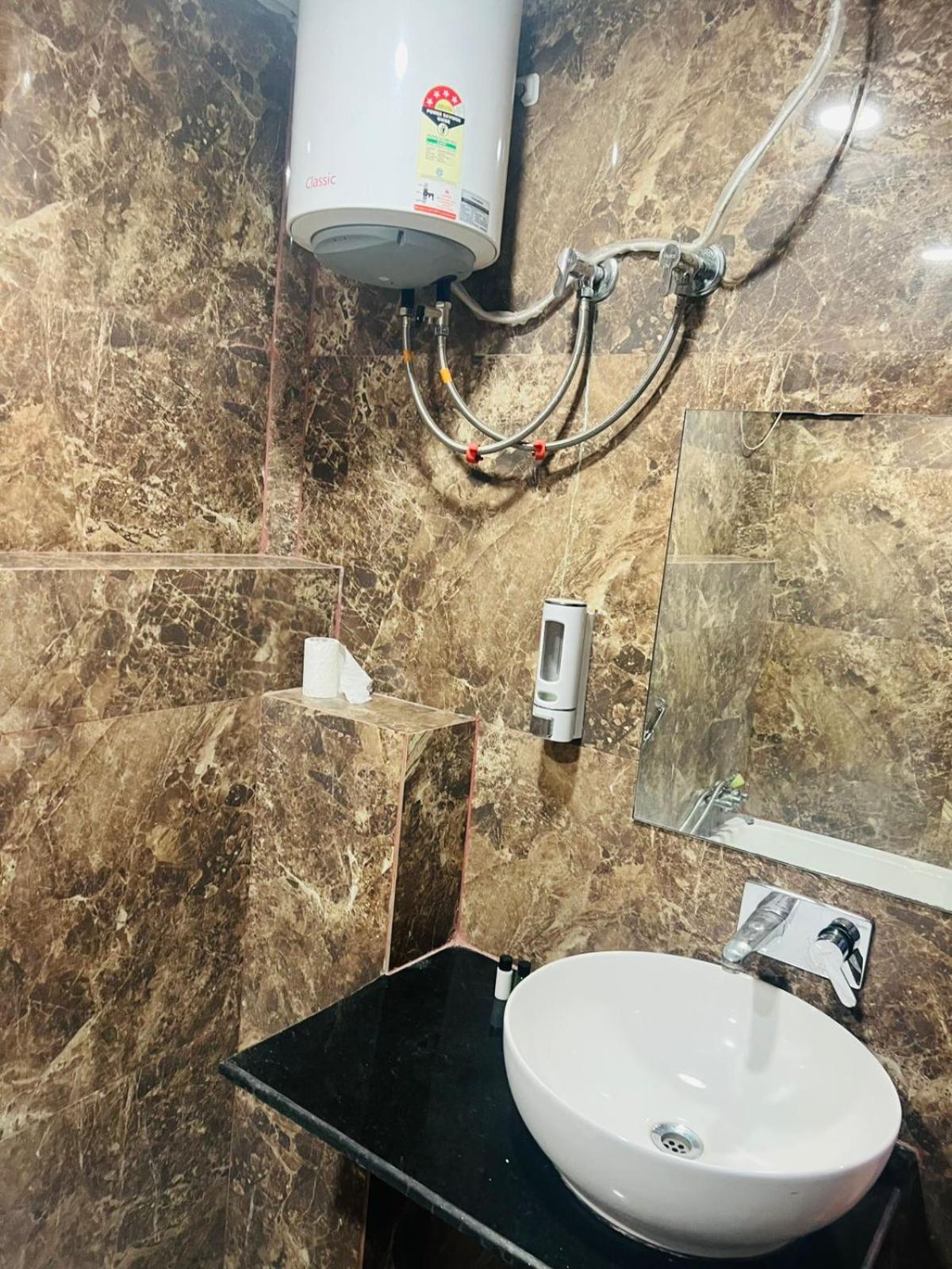 Hotel S V Grand Varanasi Ngoại thất bức ảnh